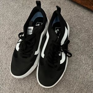 Vans Black / White Ultrarange EXOs
